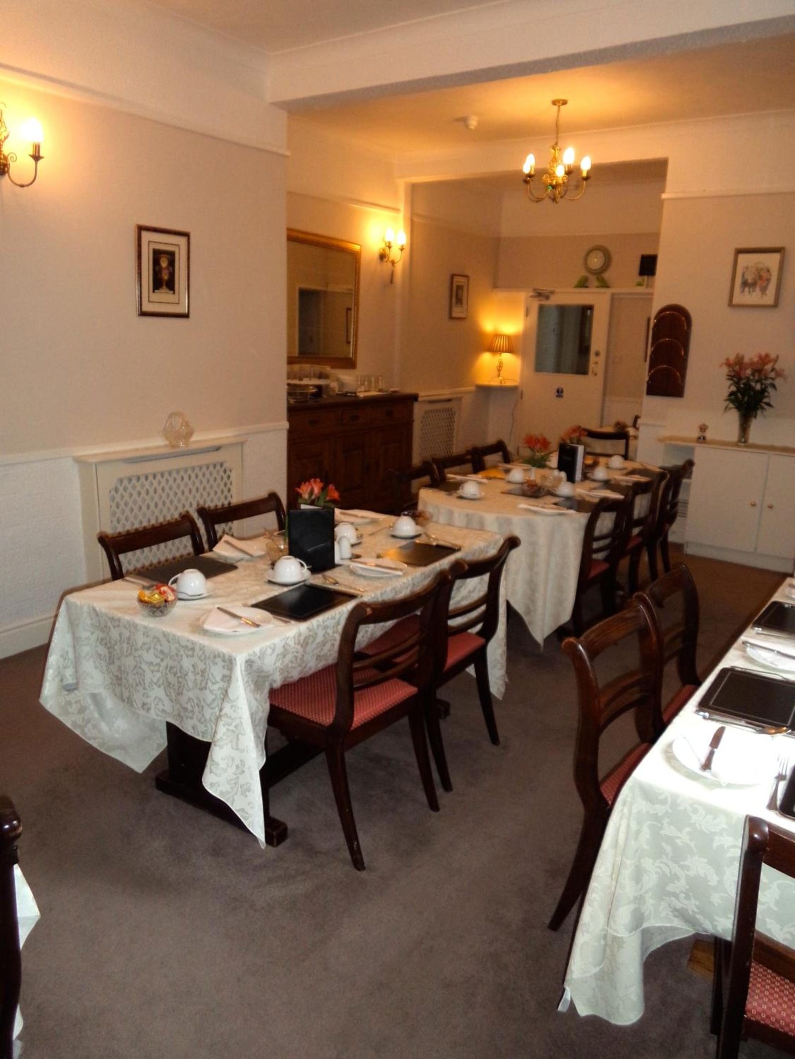 Hunters Lodge Guest House — photo 5